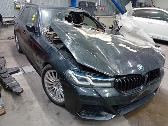 BMW 5-serie 5 serie Touring (G31) Combi 530i 2.0 TwinPower Turbo 16V Mild Hybrid (=
B48-B20B) [185kW]  (07-2020/...) picture 2