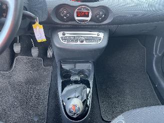 Renault Twingo Twingo II (CN) Hatchback 3-drs 1.2 16V (D4F-764(D4F-E7)) [55kW]  (03-2=
007/09-2014) picture 16