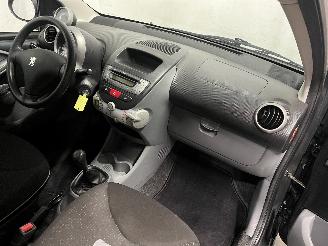 Peugeot 107 107 Hatchback 1.0 12V (384F(1KR)) [50kW]  (06-2005/05-2014) picture 12