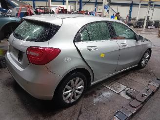 Mercedes A-klasse A (W176) Hatchback 1.6 A-180 16V (M270.910) [90kW]  (09-2012/05-2018) picture 3