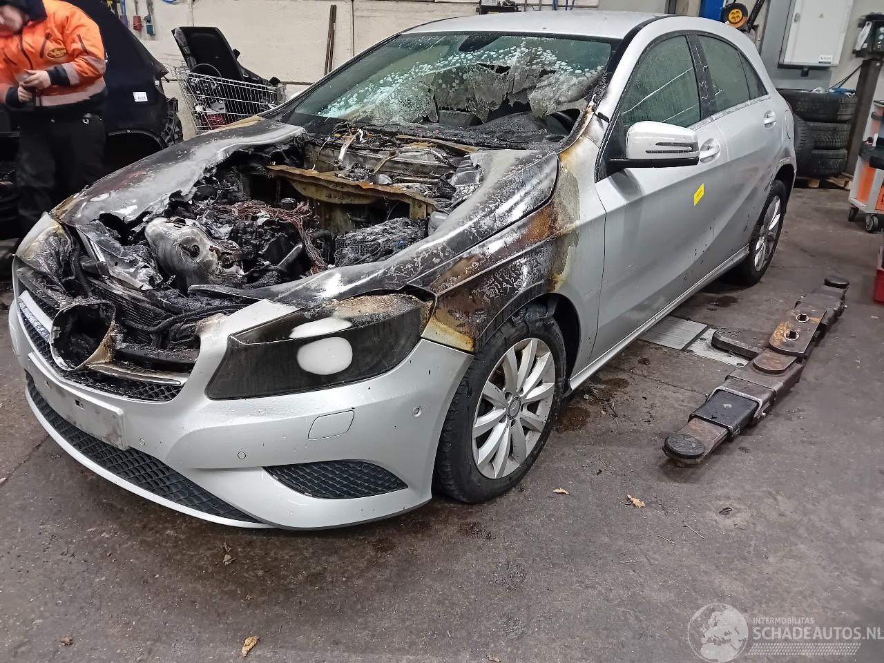 Mercedes A-klasse A (W176) Hatchback 1.6 A-180 16V (M270.910) [90kW]  (09-2012/05-2018)