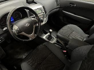 Hyundai I-30 i30 Crosswagon (WWH) Combi 1.4 CVVT 16V (G4FA) [80kW]  (11-2009/06-201=
2) picture 12