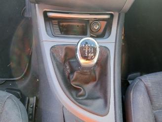 BMW 1-serie 1 serie (E87/87N) Hatchback 5-drs 116i 1.6 16V (N45-B16A) [85kW]  (06-=
2004/06-2011) picture 17