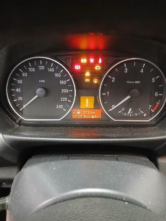 BMW 1-serie 1 serie (E87/87N) Hatchback 5-drs 116i 1.6 16V (N45-B16A) [85kW]  (06-=
2004/06-2011) picture 2