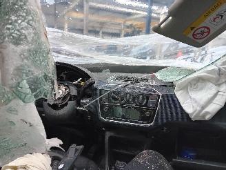 Volkswagen Up! Up! (121) Hatchback 1.0 12V 60 (CHYA) [44kW]  (08-2011/08-2020) picture 5