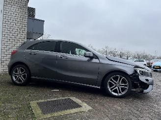 Mercedes A-klasse A (W176) Hatchback 1.6 A-180 16V (M270.910) [90kW]  (09-2012/05-2018) picture 6