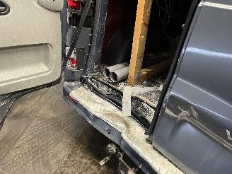 Opel Vivaro Vivaro Van 2.0 CDTI (M9R-784) [84kW]  (08-2006/07-2014) picture 11