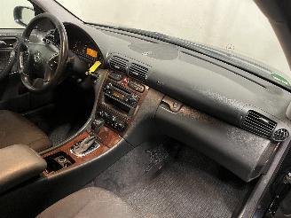 Mercedes C-klasse C (W203) Sedan 2.0 C-200K 16V (M111.955) [120kW]  (05-2000/06-2002) picture 13