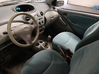 Toyota Yaris Yaris (P1) Hatchback 1.3 16V VVT-i (2NZFE) [63kW]  (08-1999/11-2005) picture 12