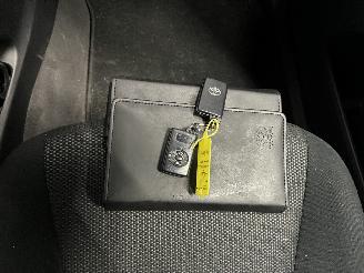 Toyota Auris Auris (E15) Hatchback 1.8 16V HSD Full Hybrid (2ZRFXE) [100kW]  (09-20=
10/09-2012) picture 28