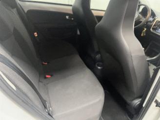 Volkswagen Up! Up! (121) Hatchback 1.0 12V 60 (CHYA) [44kW]  (08-2011/08-2020) picture 17