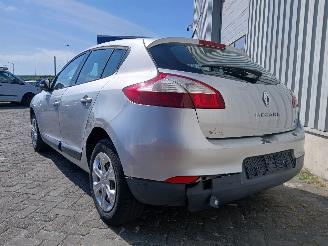 Renault Mégane Megane III Berline (BZ) 5-deurs 1.5 dCi 110 (K9K-636) [81kW]  (04-2011=
/...) picture 4