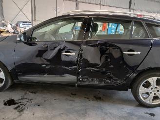 Renault Mégane Megane III Grandtour (KZ) Combi 5-drs 2.0 16V CVT (M4R-F713) [103kW]  =
(05-2009/02-2016) picture 27