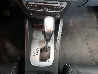 Renault Mégane Megane III Grandtour (KZ) Combi 5-drs 2.0 16V CVT (M4R-F713) [103kW]  =
(05-2009/02-2016) picture 18