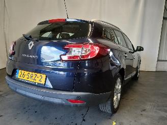 Renault Mégane Megane III Grandtour (KZ) Combi 5-drs 2.0 16V CVT (M4R-F713) [103kW]  =
(05-2009/02-2016) picture 5