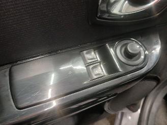 Renault Clio Clio IV (5R) Hatchback 5-drs 0.9 Energy TCE 90 12V (H4B-400(H4B-A4)) [=
66kW]  (11-2012/08-2021) picture 11