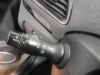 Renault Scenic Grand Scénic III (JZ) MPV 2.0 16V CVT (M4R-F713) [103kW]  (02-2009/1=
2-2016) picture 14