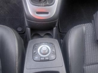 Renault Scenic Grand Scénic III (JZ) MPV 1.4 16V TCe 130 (H4J-700(H4J-A7)) [96kW]  =
(02-2009/12-2016) picture 16