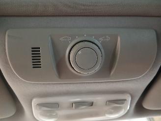 Renault Scenic Grand Scénic III (JZ) MPV 1.4 16V TCe 130 (H4J-700(H4J-A7)) [96kW]  =
(02-2009/12-2016) picture 22