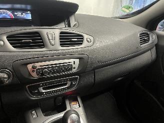 Renault Scenic Scénic III (JZ) MPV 1.2 16V TCe 115 Energy (H5F-400(H5F-A4)) [85kW] =
 (04-2012/09-2016) picture 16