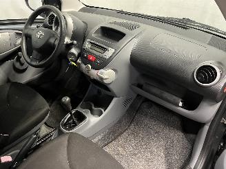 Toyota Aygo Aygo (B10) Hatchback 1.0 12V VVT-i (1KR-FE) [50kW]  (07-2005/05-2014) picture 17