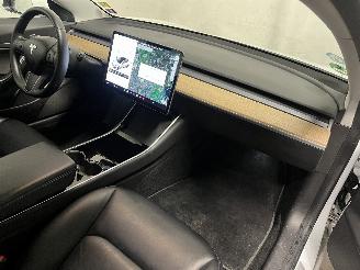 Tesla Model 3 Model 3 Sedan Long Range, Performance AWD (3D1) [340kW]  (06-2018/...)= picture 8