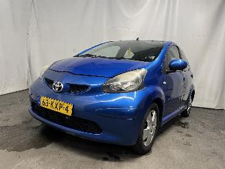 uszkodzony samochody osobowe Toyota Aygo Aygo (B10) Hatchback 1.0 12V VVT-i (1KR-FE) [50kW]  (07-2005/05-2014) 2010/5