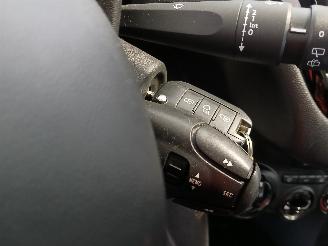 Peugeot 208 208 I (CA/CC/CK/CL) Hatchback 1.0 Vti 12V PureTech (EB0(ZMZ)) [50kW]  =
(03-2012/12-2019) picture 16