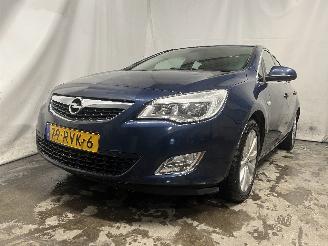 Schadeauto Opel Astra Astra J (PC6/PD6/PE6/PF6) Hatchback 5-drs 1.4 Turbo 16V (A14NEL(Euro 5=
)) [88kW]  (10-2010/10-2015) 2011/7