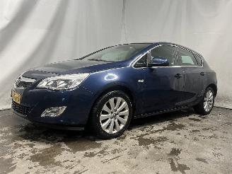 Opel Astra Astra J (PC6/PD6/PE6/PF6) Hatchback 5-drs 1.4 Turbo 16V (A14NEL(Euro 5=
)) [88kW]  (10-2010/10-2015) picture 3