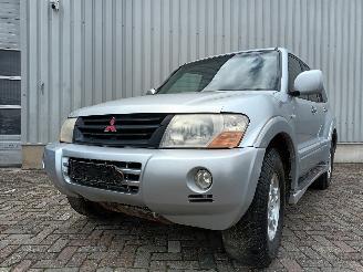 krockskadad bil auto Mitsubishi Pajero Pajero Hardtop (V6/7) Terreinwagen 3.2 DI-D 16V (4M41) [118kW]  (04-20=
00/12-2006) 2004/4