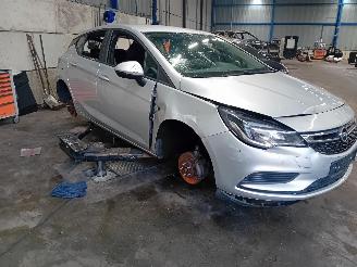 Opel Astra Astra K Hatchback 5-drs 1.6 CDTI 110 16V (B16DTU) [81kW]  (06-2015/12-=
2022) picture 2