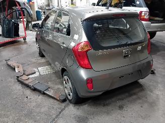 Kia Picanto Picanto (TA) Hatchback 1.0 12V (G3LA) [51kW]  (05-2011/06-2017) picture 4