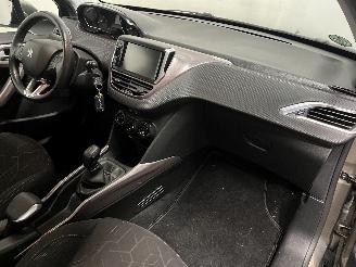 Peugeot 2008 2008 (CU) MPV 1.2 Vti 12V PureTech 82 (EB2F(HMZ)) [60kW]  (03-2013/12-=
2018) picture 8