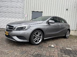 Mercedes A-klasse A (W176) Hatchback 1.6 A-180 16V (M270.910) [90kW]  (09-2012/05-2018) picture 2
