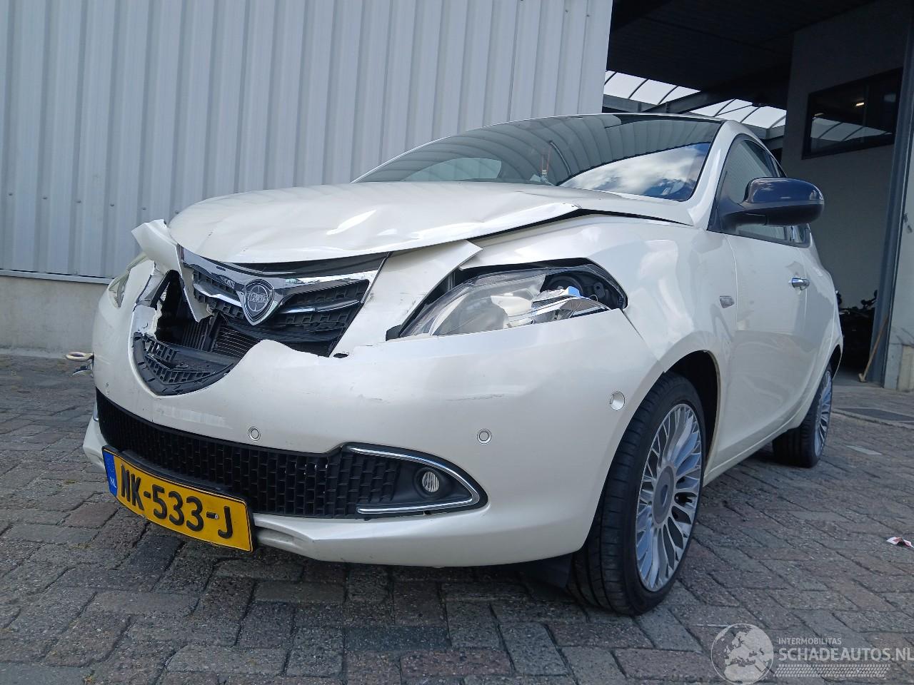 Lancia Ypsilon Ypsilon (312) Hatchback 0.9 TwinAir 85 (312.A.2000(Euro 5)) [63kW]  (0=
5-2011/...)