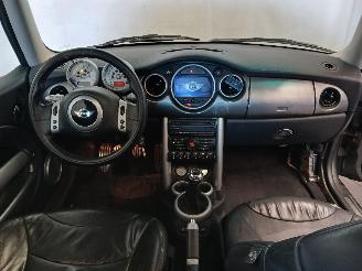 Mini Mini Mini Cooper S (R53) Hatchback 1.6 16V (W11-B16A) [120kW]  (03-2002/09-=
2006) picture 12