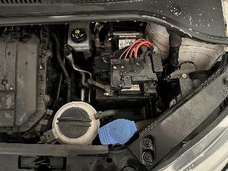 Volkswagen Up! Up! (121) Hatchback 1.0 12V 75 (CWRA) [55kW]  (08-2011/11-2019) picture 11