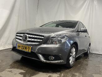 krockskadad bil auto Mercedes B-klasse B (W246) Hatchback 1.6 B-180 BlueEFFICIENCY Turbo 16V (M270.910) [90kW=
]  (11-2011/12-2018) 2012/9