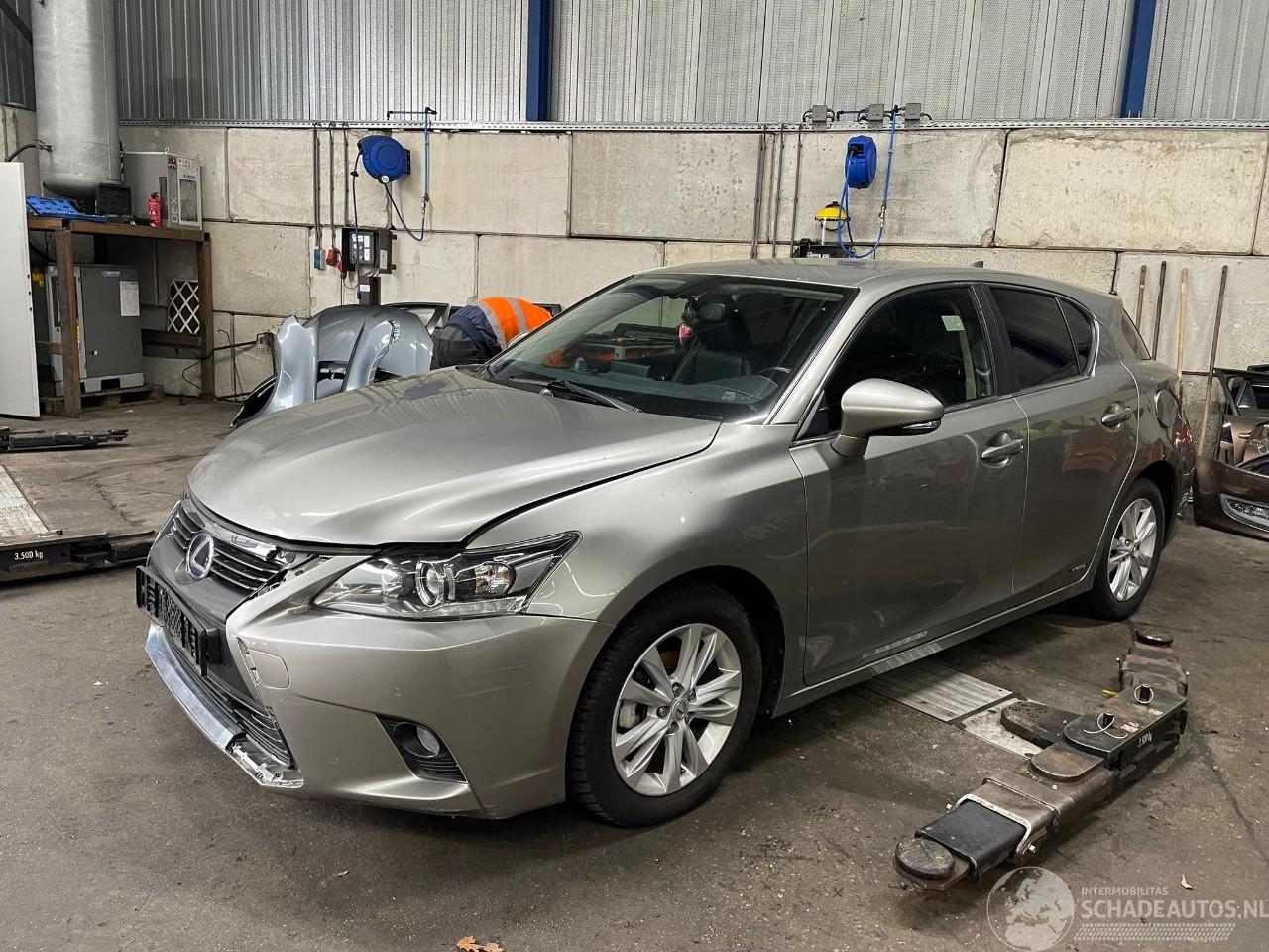 Lexus Ct CT 200h Hatchback 1.8 16V (2ZR-FXE) [100kW]  (09-2011/...)