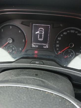 Volkswagen T-Roc T-Roc I SUV 1.6 TDI BMT 16V (DGTE) [85kW]  (03-2018/06-2021) picture 2