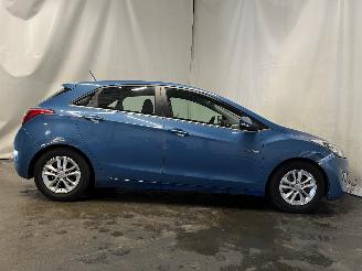 Hyundai I-30 i30 (GDHB5) Hatchback 1.6 GDI Blue 16V (G4FD(Euro 4)) [99kW]  (12-2011=
/12-2016) picture 6