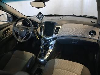 Chevrolet Cruze Cruze (300) Sedan 1.8 16V VVT (F18D4(Euro 5)) [104kW]  (05-2009/12-201=
5) picture 8