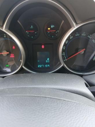 Chevrolet Cruze Cruze (300) Sedan 1.8 16V VVT (F18D4(Euro 5)) [104kW]  (05-2009/12-201=
5) picture 2