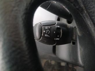 Peugeot Partner Partner Combispace MPV 1.6 16V (TU5JP4(NFU)) [80kW]  (07-2001/03-2008)= picture 15