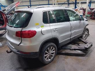 Volkswagen Tiguan Tiguan (5N1/2) SUV 1.4 TSI 16V (CAXA(Euro 5)) [90kW]  (08-2010/07-2018=
) picture 3