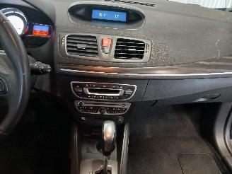 Renault Mégane Megane III Grandtour (KZ) Combi 5-drs 2.0 16V CVT (M4R-F713) [103kW]  =
(05-2009/02-2016) picture 17