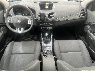 Renault Mégane Megane III Berline (BZ) Hatchback 5-drs 1.5 dCi 110 (K9K-656(K9K-G6)) =
[81kW]  (02-2009/02-2016) picture 14