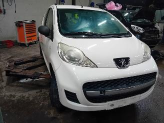 Peugeot 107 107 Hatchback 1.0 12V (384F(1KR)) [50kW]  (06-2005/05-2014) picture 2