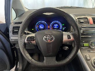 Toyota Auris Auris (E15) Hatchback 1.8 16V HSD Full Hybrid (2ZRFXE) [100kW]  (09-20=
10/09-2012) picture 29